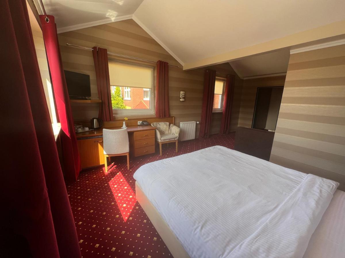 Fergana Uebersee Hotel Бремерхафен Экстерьер фото