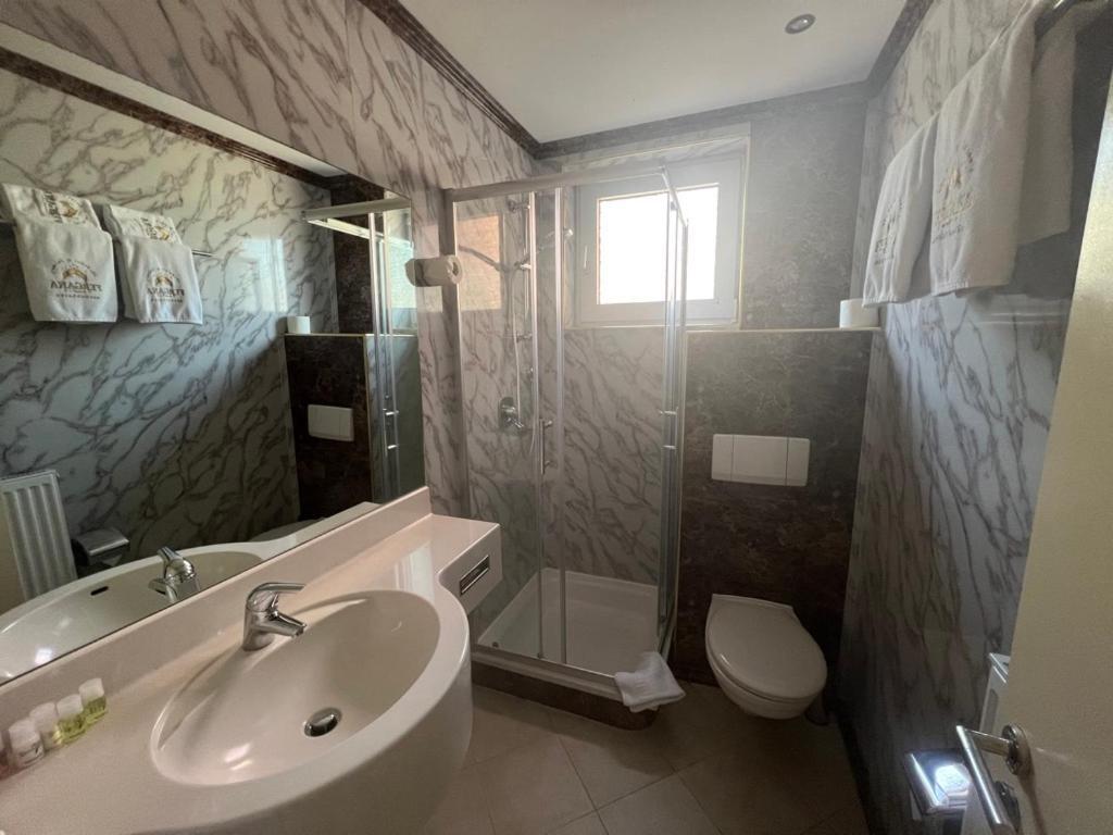 Fergana Uebersee Hotel Бремерхафен Экстерьер фото